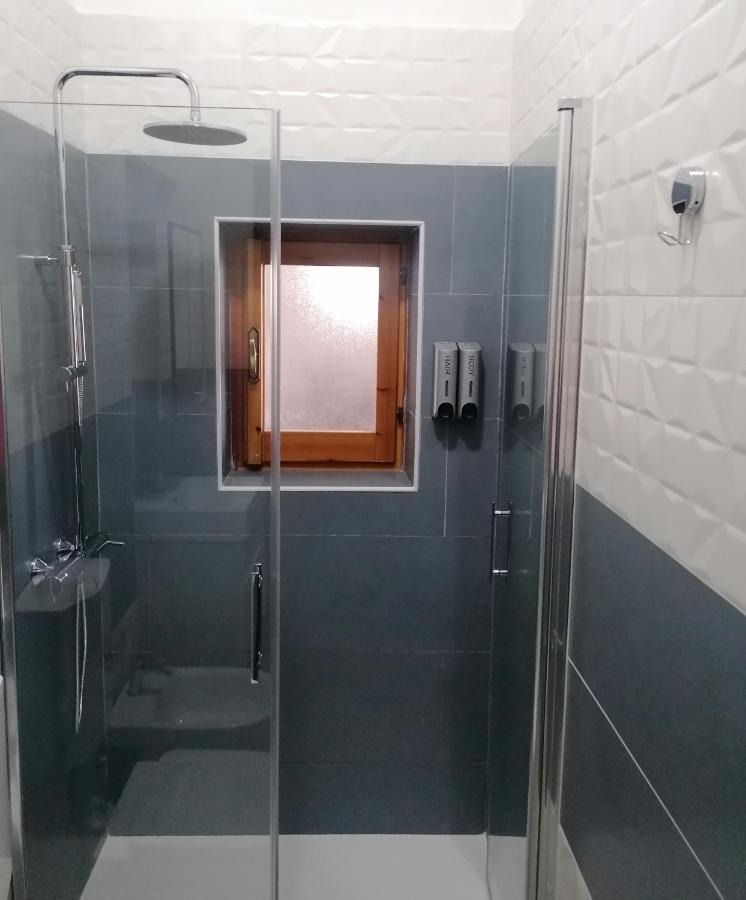 Due Finestre Sul Cortile Ξενοδοχείο Νόβι Λίγκουρε Εξωτερικό φωτογραφία